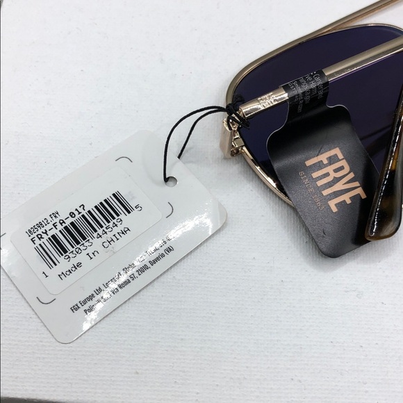 Frye oversize double bridge aviator sunglasses UNISEX new gold frame smoke lens. main image 6